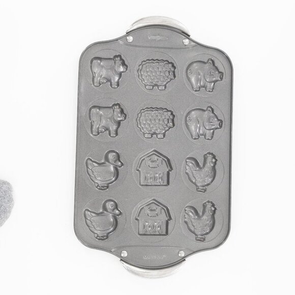 Norpro Other - Norpro Nonstick Farm animal cookie  pan Chocolate Molds